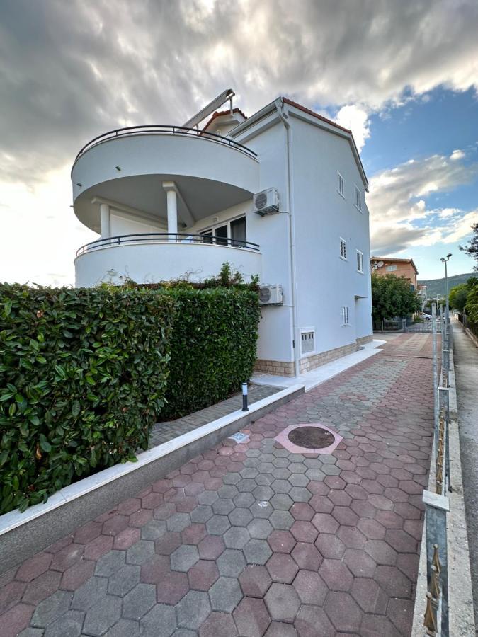 Apartments Villa Ohana Kaštela Zewnętrze zdjęcie
