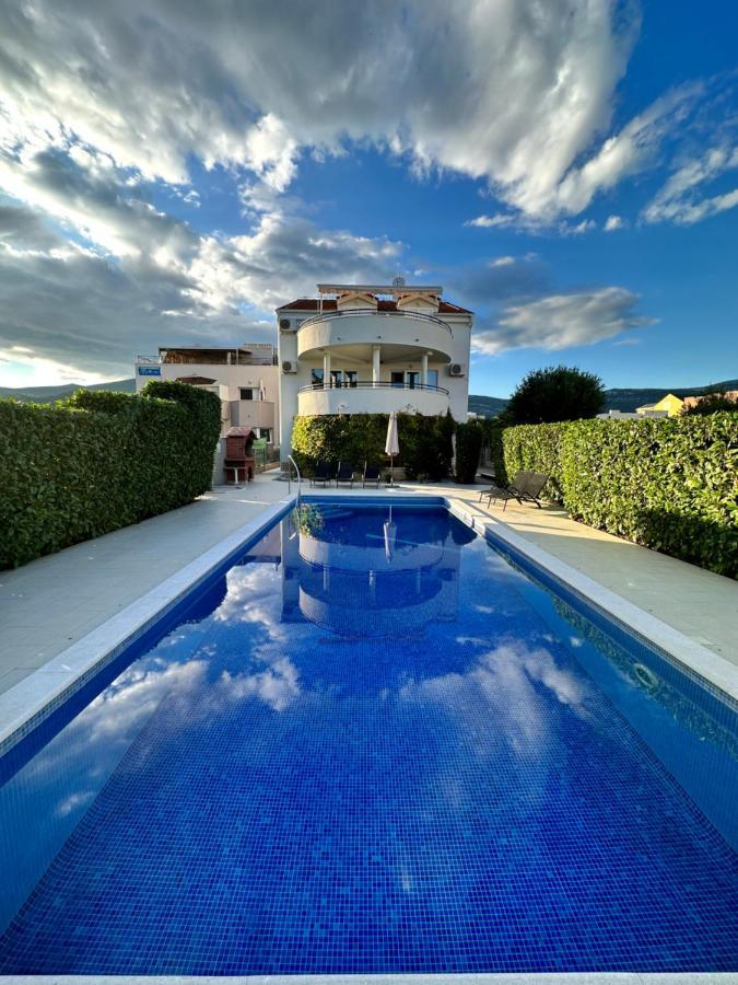 Apartments Villa Ohana Kaštela Zewnętrze zdjęcie